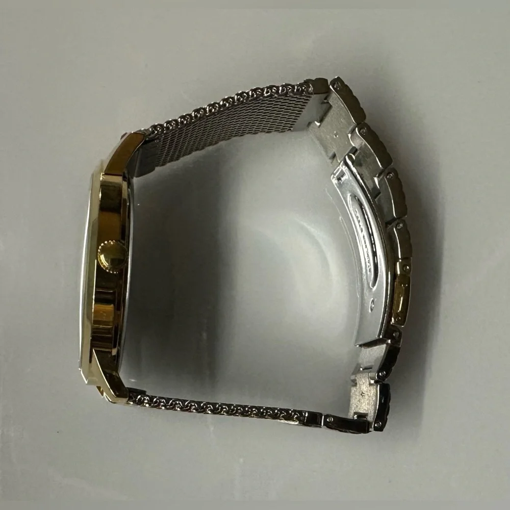 Guess W1179G2 Mens Quartz Watch. - Picture 7 of 7